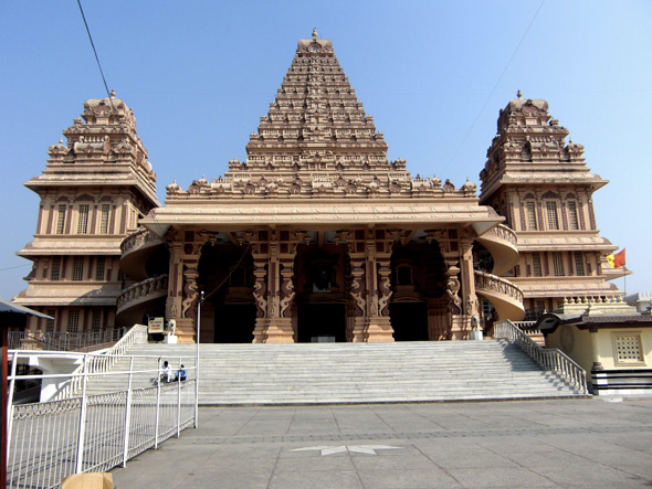 Chattarpur Mandir